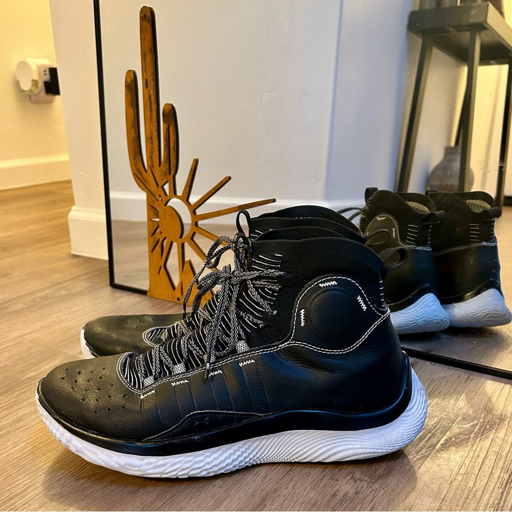 Under Armour Curry 4 FloTro Suit & Tie Black White Basketball Shoes Men 10.5